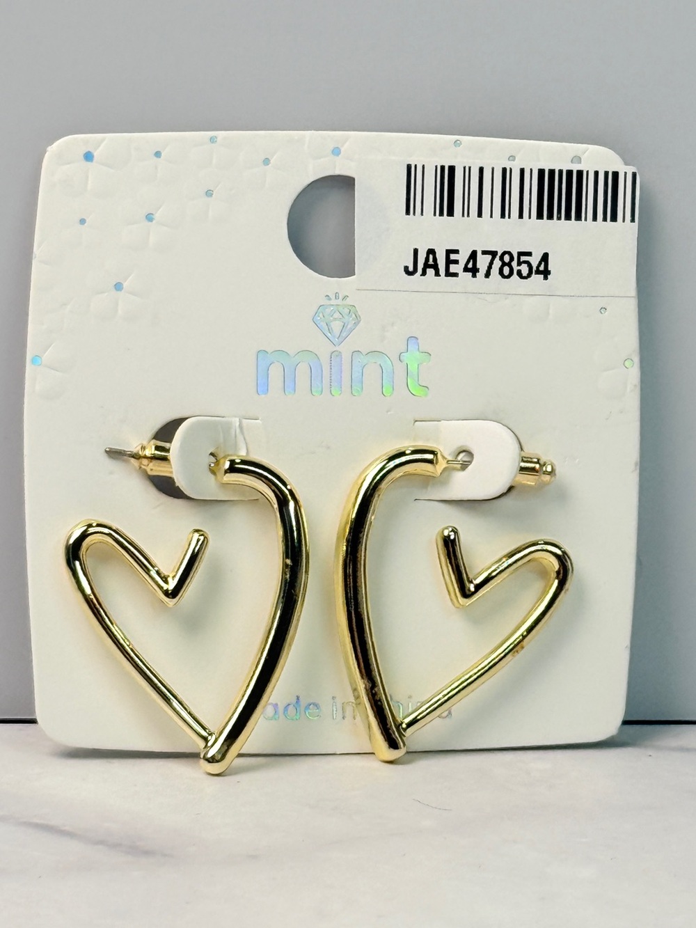 🚨3 for $15🚨 Mint - Gold Tone Heart Hoop Earrings